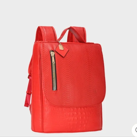 Elegant Red Travel Bag Set By Tote And Carry - Picture 2 of 16